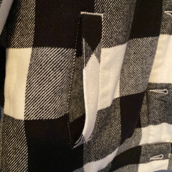Flannel coat - Picture 3 of 9